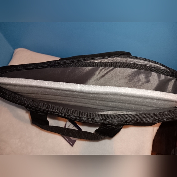 NWT Targus Slipskin TSS932-91 Carrying Case Sleeve with Handle - Picture 4 of 8